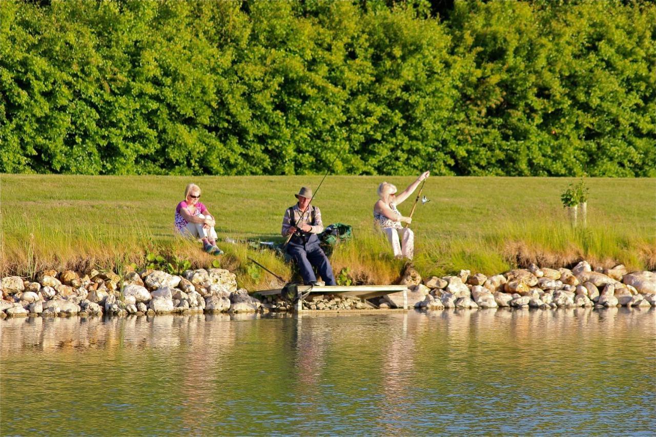 Fields End Lodges Doddington  المظهر الخارجي الصورة