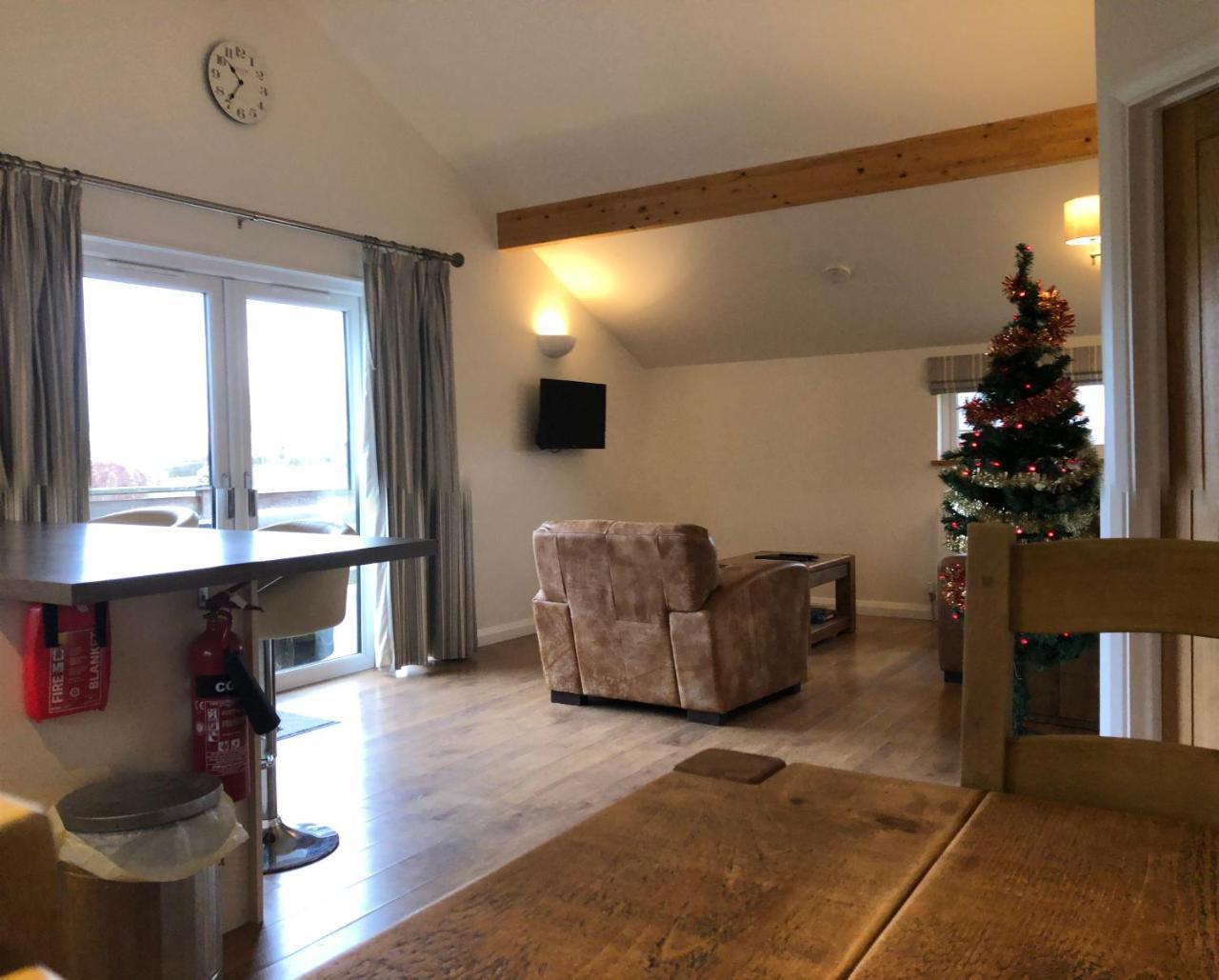 Fields End Lodges Doddington  المظهر الخارجي الصورة